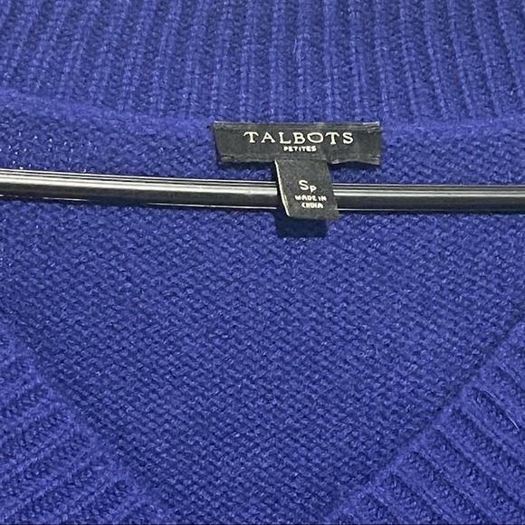 Talbots Woman’s Blue V Neck Lambswool / Nylon Sweater - Picture 3 of 4
